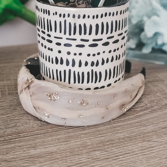 3/$30 Just a Dash Headband - Picture 2 of 5